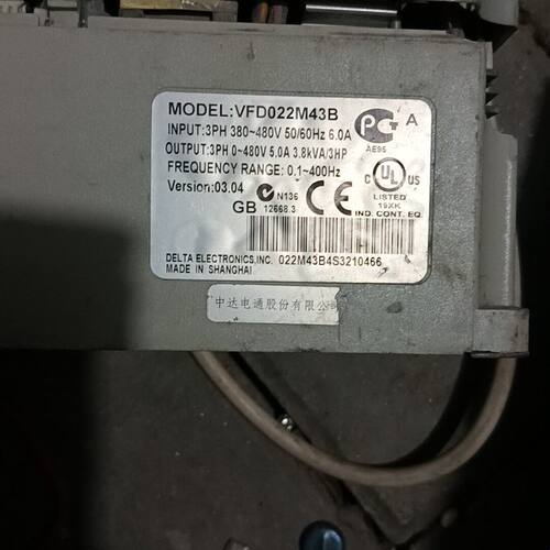 台达变频器VFD022B43B    2.2kw   380