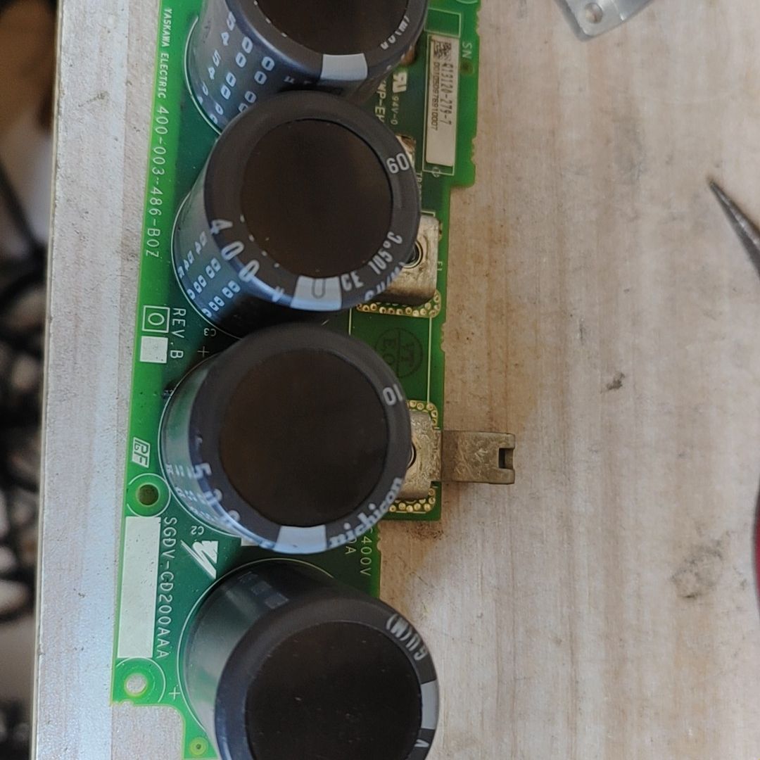 安川5系3KW电容板SGDV-CD200AAA拆机成色好