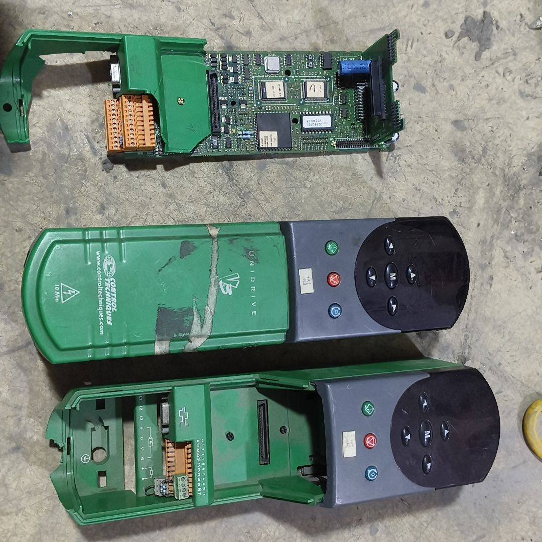 UNI4402艾默生变频器主板 买回来就这样子 配件出售