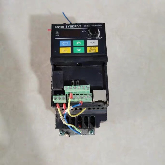 变频器3G3JZ-AB007 0.75KW 220V实