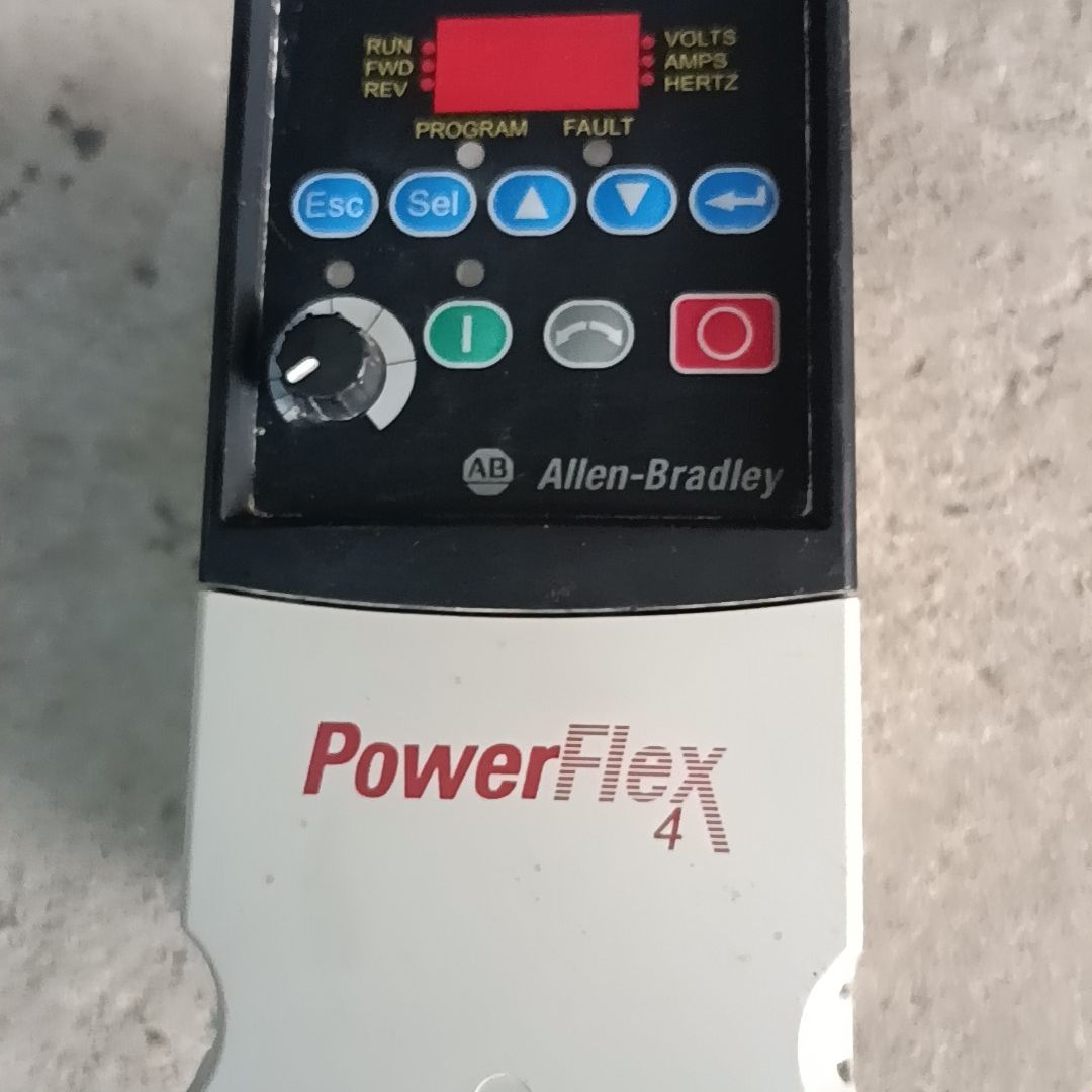 拆机AB罗克韦尔变频器22A-D4P0N104 有个角有磨损