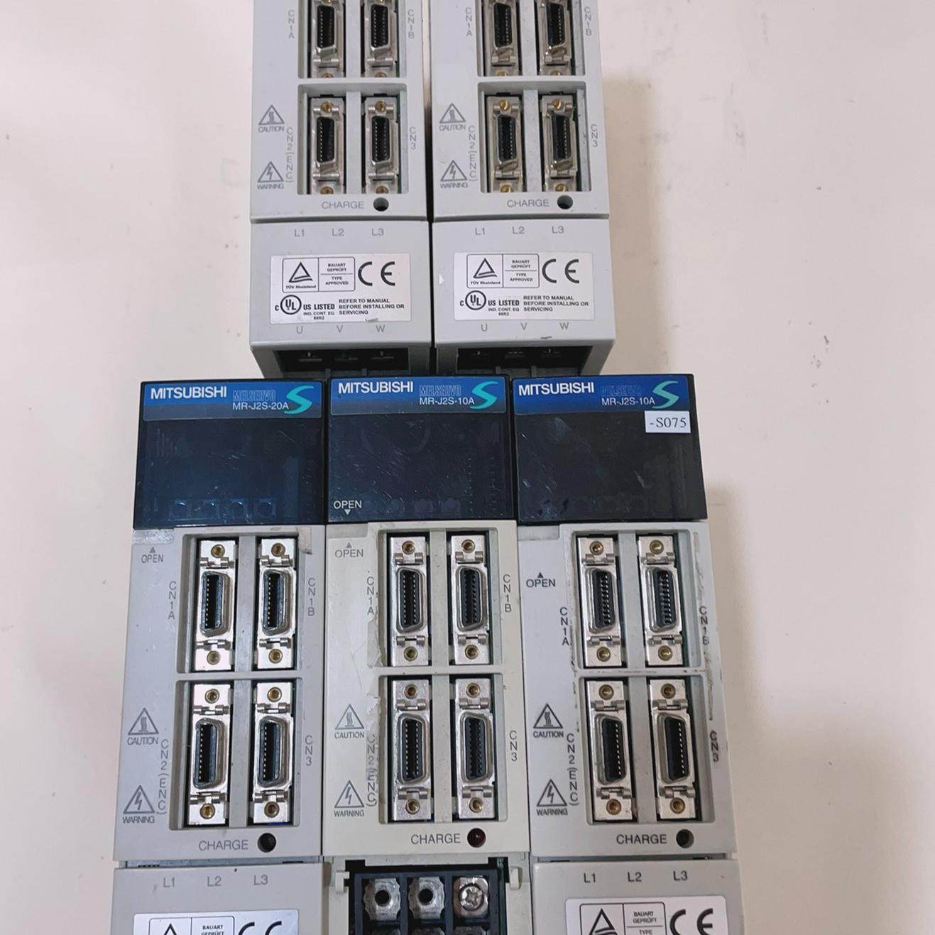 伺服驱动器 型号MR-J2S-10A 五个 功能包好