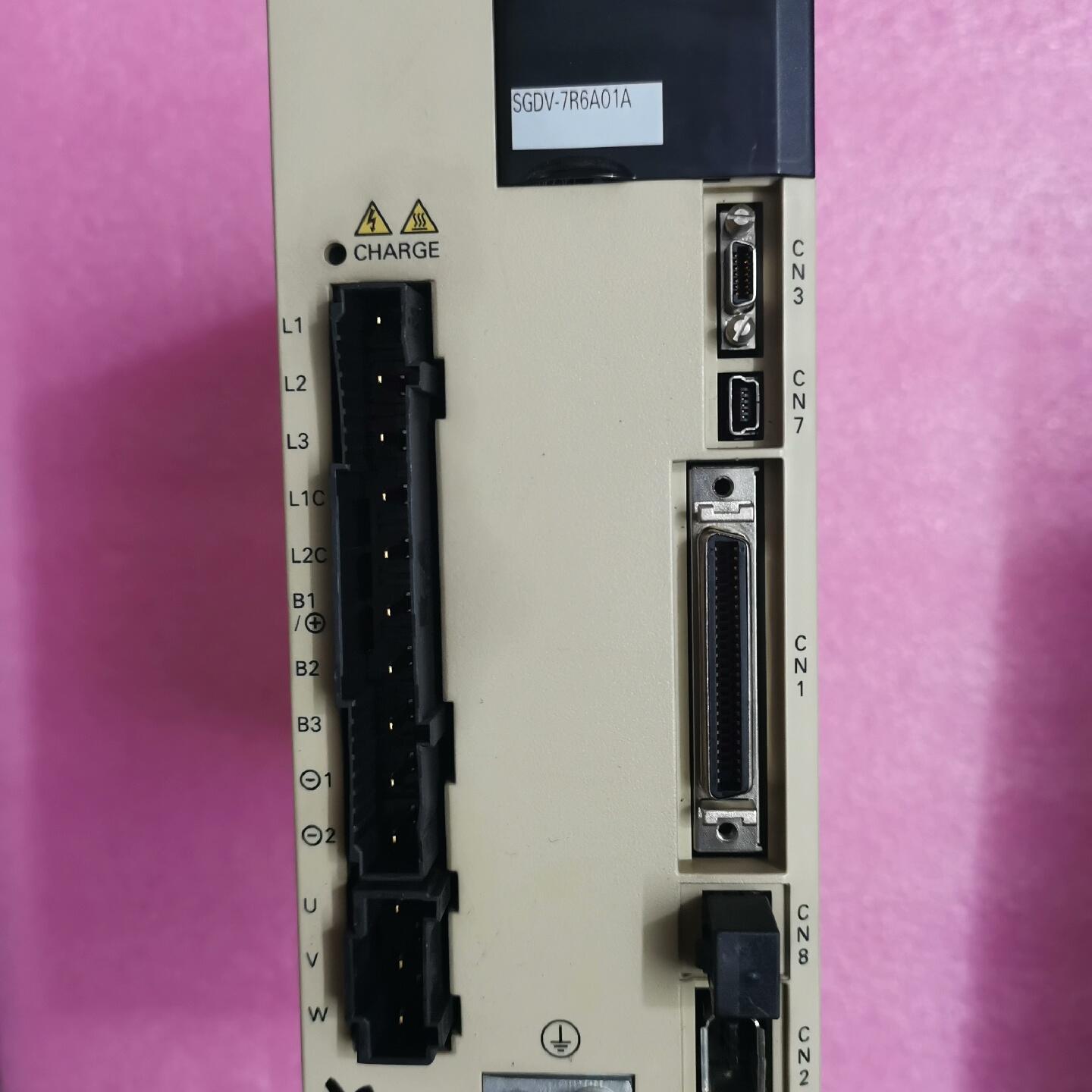 安川伺服驱动器安川伺服驱动器1kwSGDV-7R6A01A