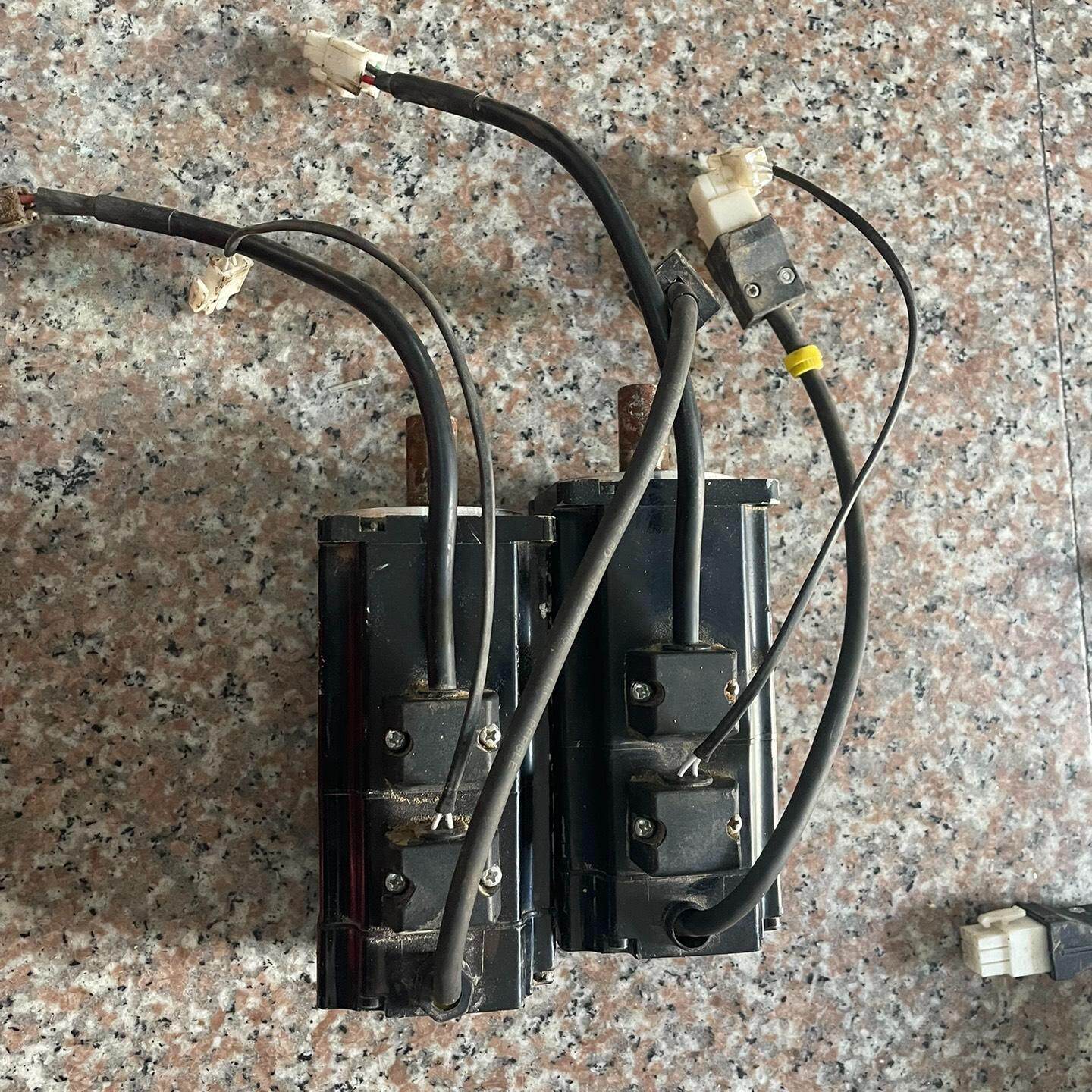 东元伺服电机JSMA-PHC04ADAB(0.4kw) 拆机