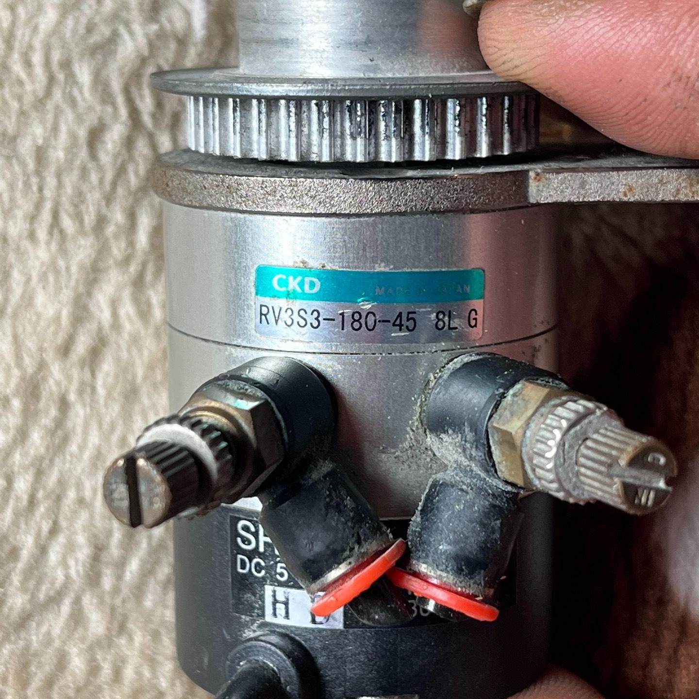 CKD旋转气缸 RV3S3-180-45SR8LG