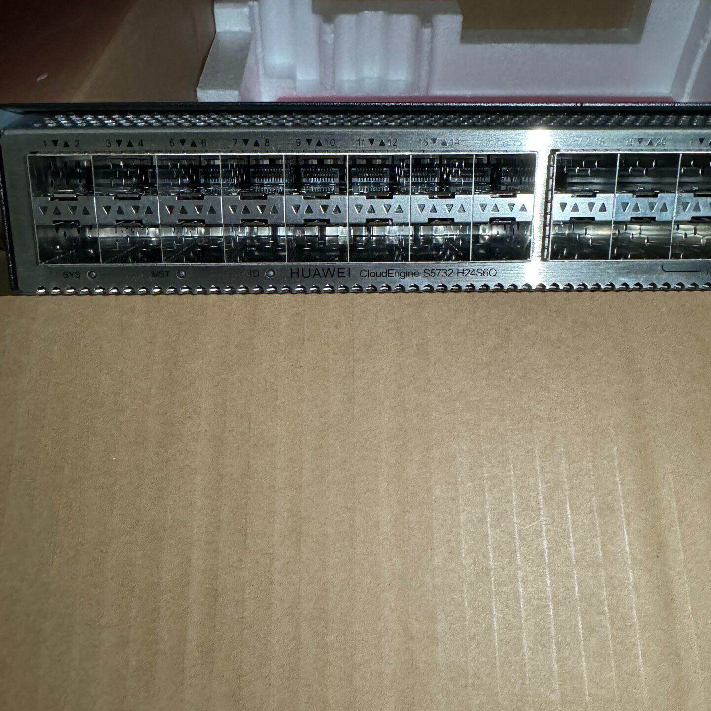 S5732-H24S6Q 三层网管光口交换机  实物拍