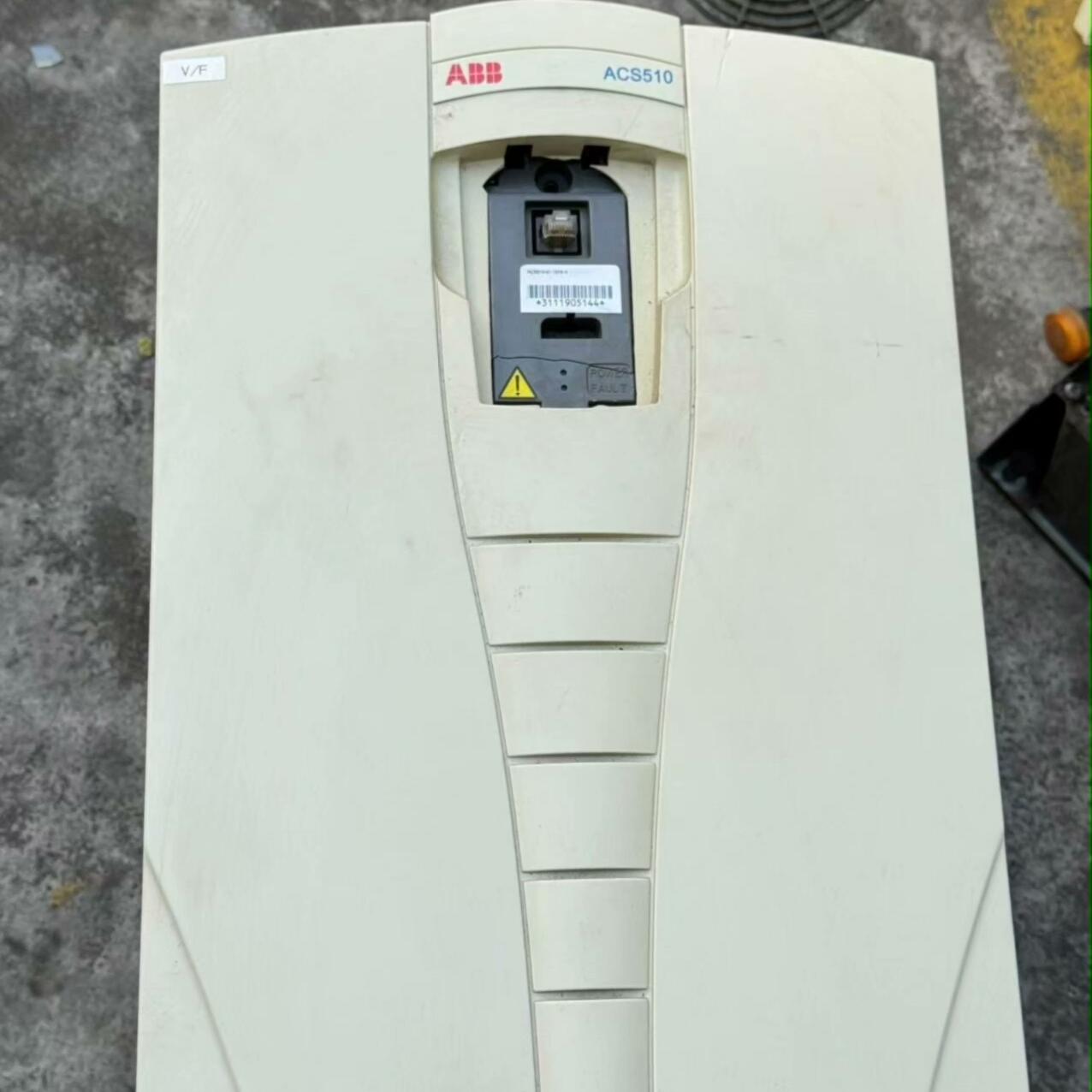 变频器ACS510-01-157A-4 实物拍摄 外壳