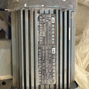 1.1kw减速机 实物拍摄 成色看图吧 轴径32 两台轴
