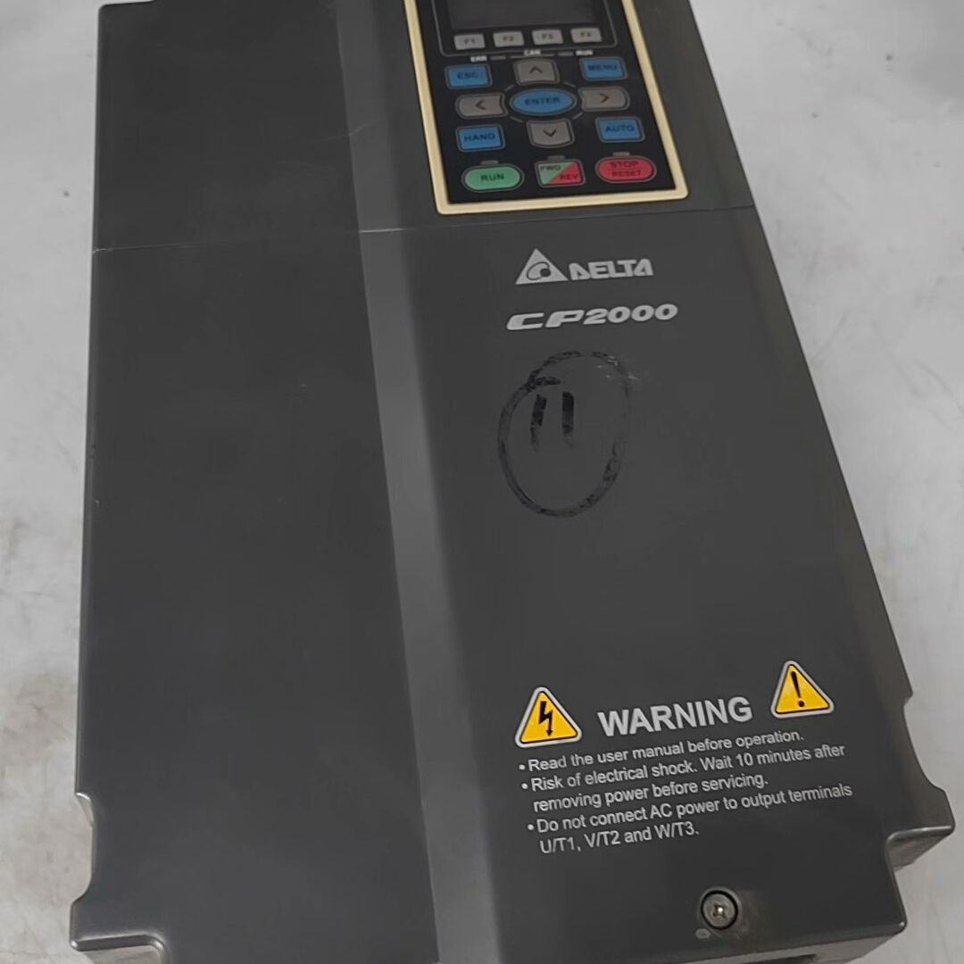 台达变频器11KW VFD150CP43B-21 成色如图