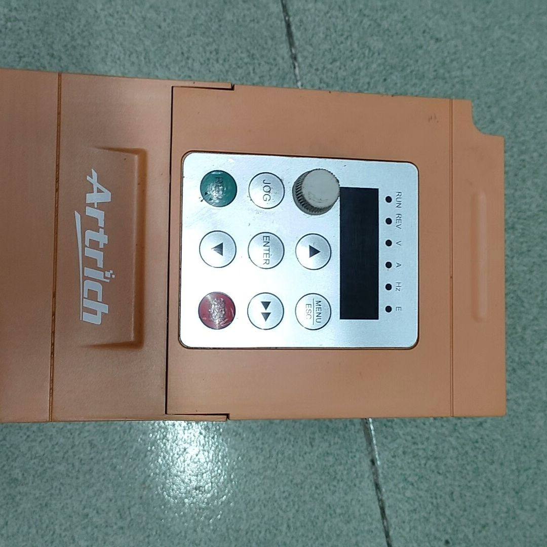 拆机威纶通AR80iL-0055P变频器5.5KW 380v