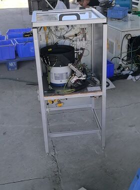 气动件联合henrob组装振动盘。