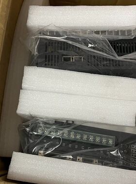 当旧的出挚驱伺服驱动器ZQS-S2-2D6-D02 2.