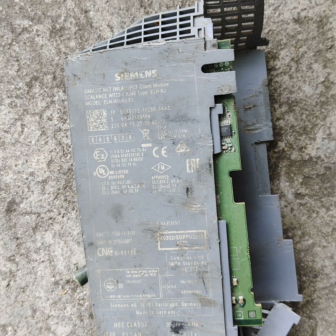 6GK5722-1FC00-0AA0 被压扁了 看情况 受伤