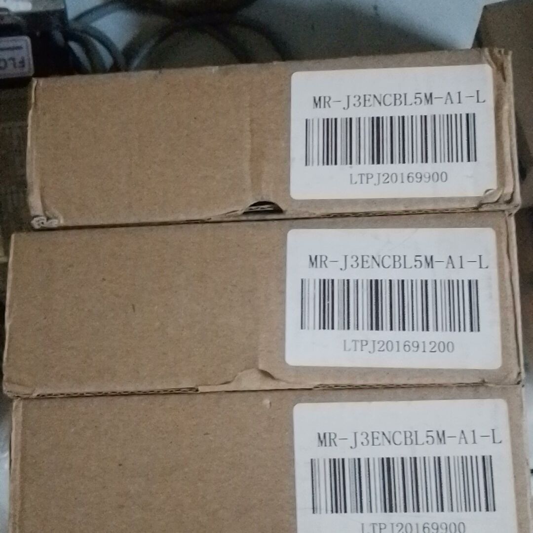 MR-J3ENCBL5M-A1-L(3根)