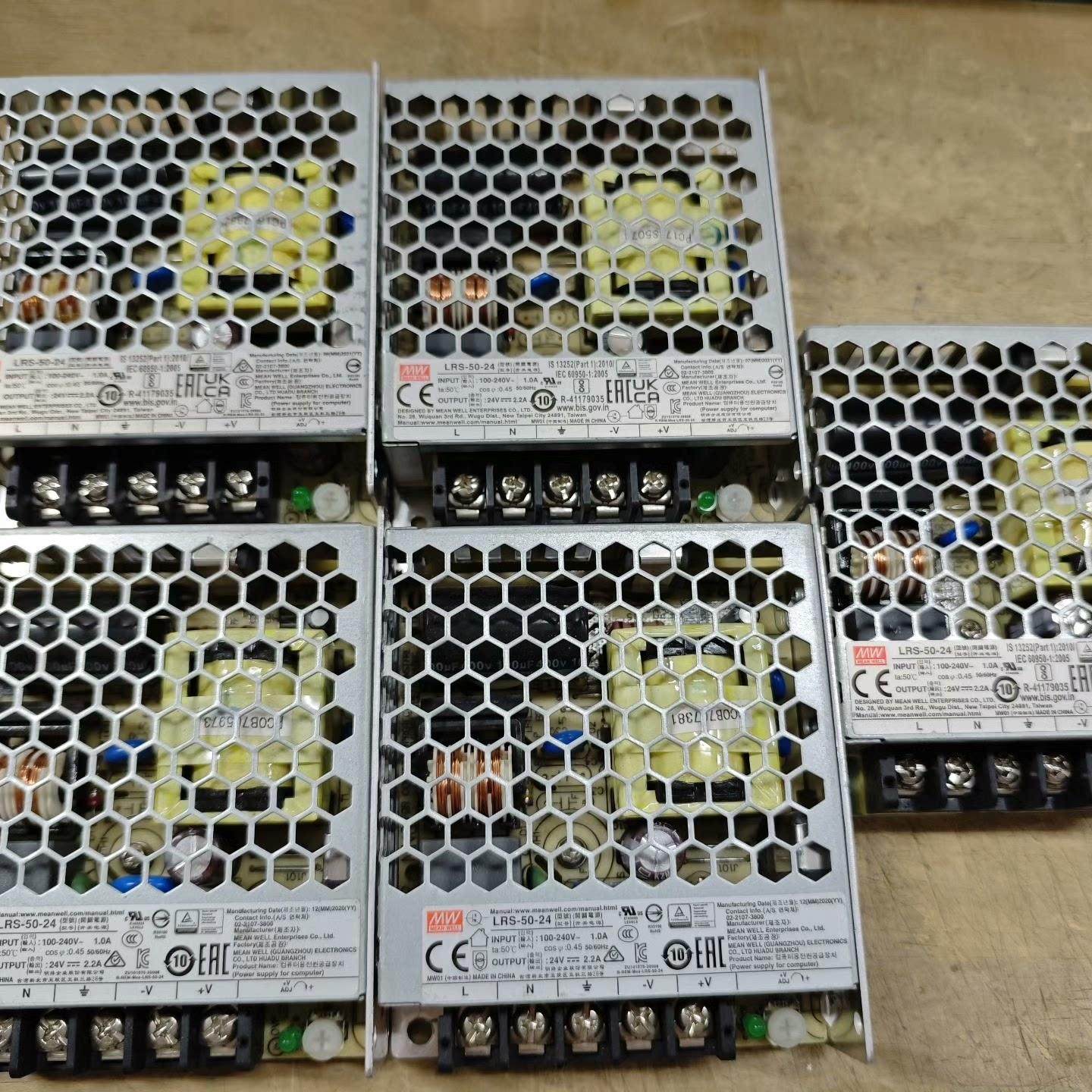 台湾明纬开关电源LRS-50-24 输出DC24V2.2A。