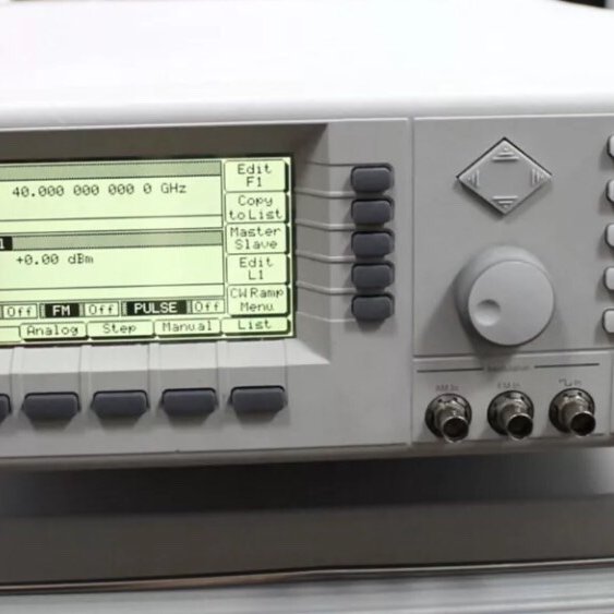 ANRITSU 68367C射频信号发生器10MHz-40G