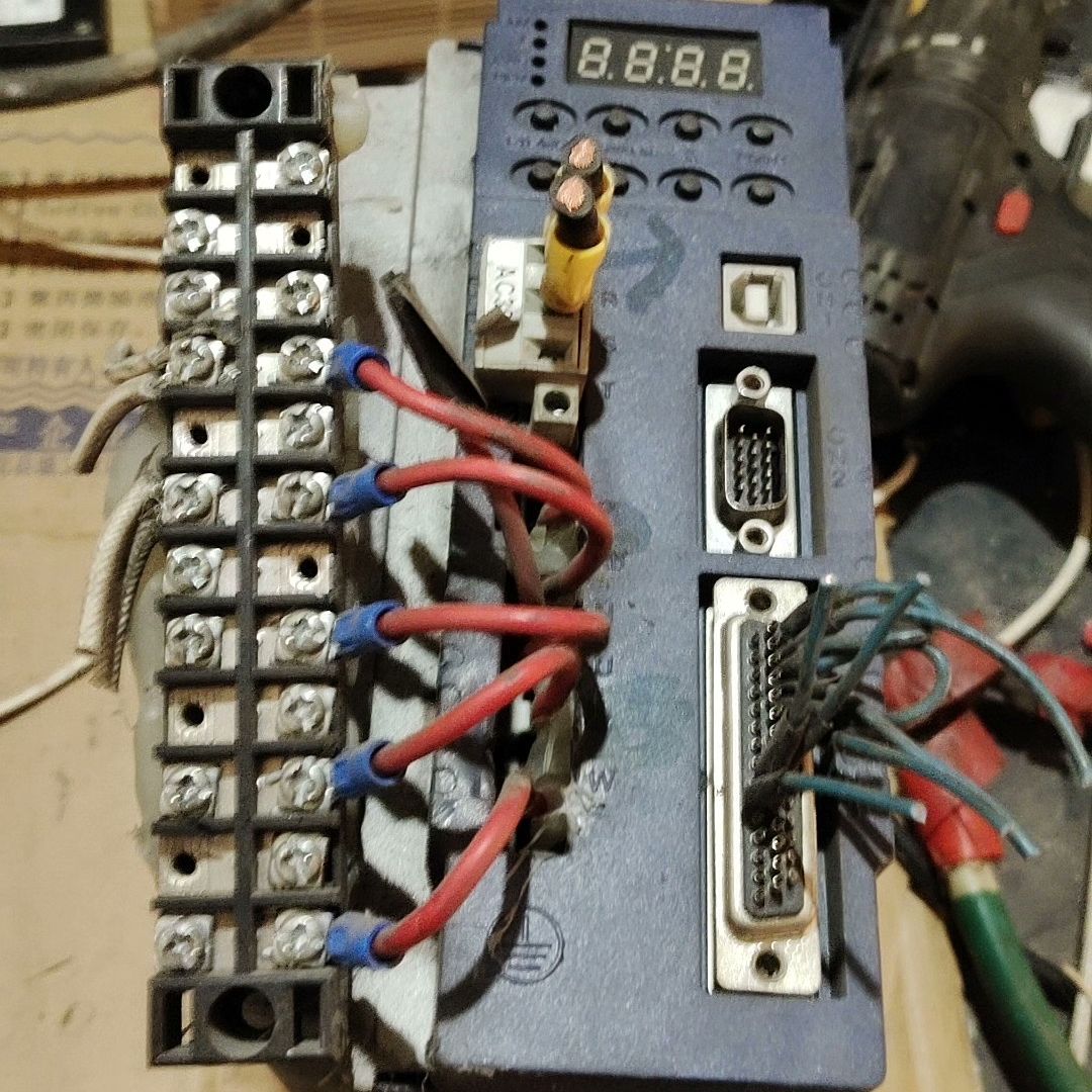 威科达伺服驱动器 VEC-VB-5R5H33B-M-C  5