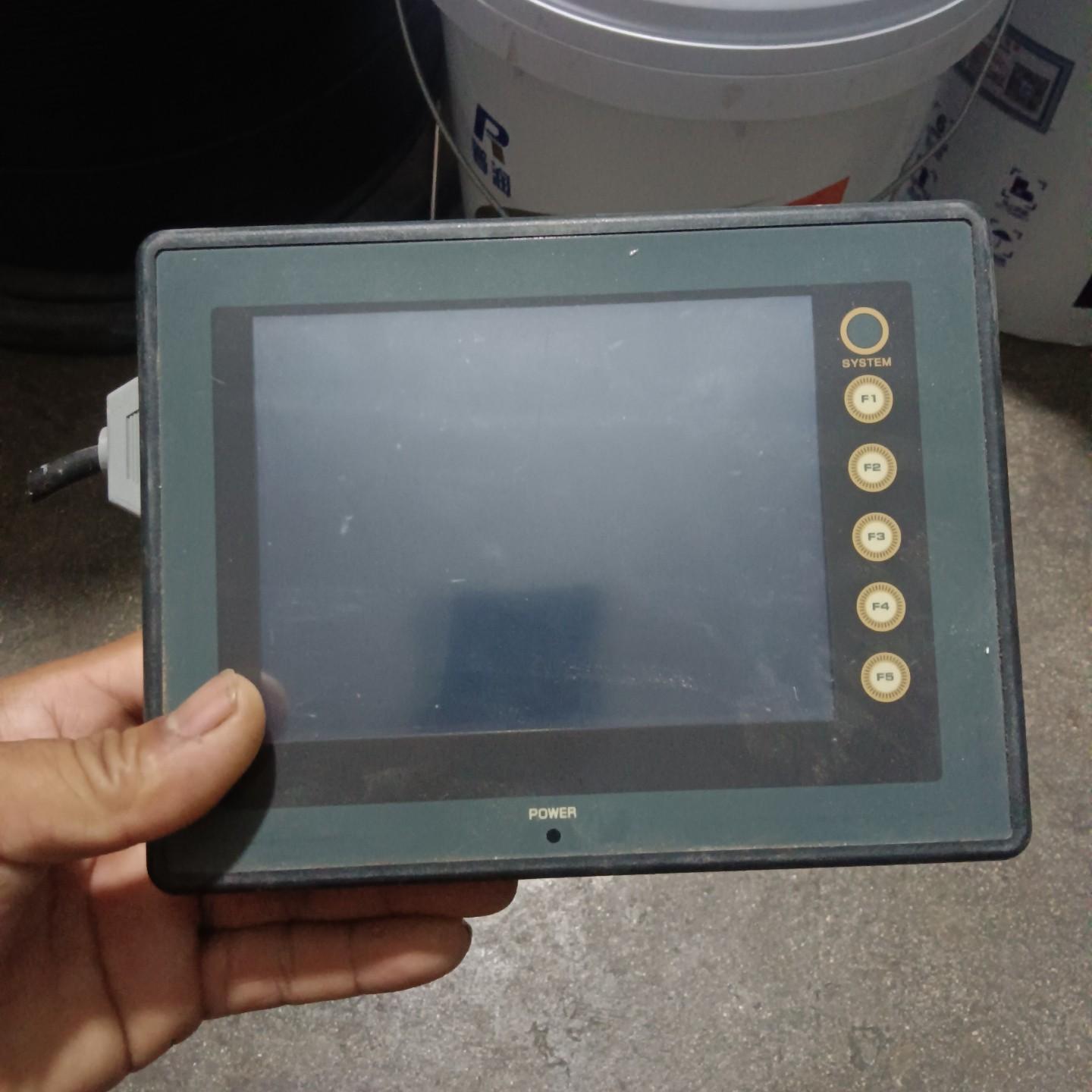 触摸屏UG221H-LE4 24VDC输入 0.4A电流