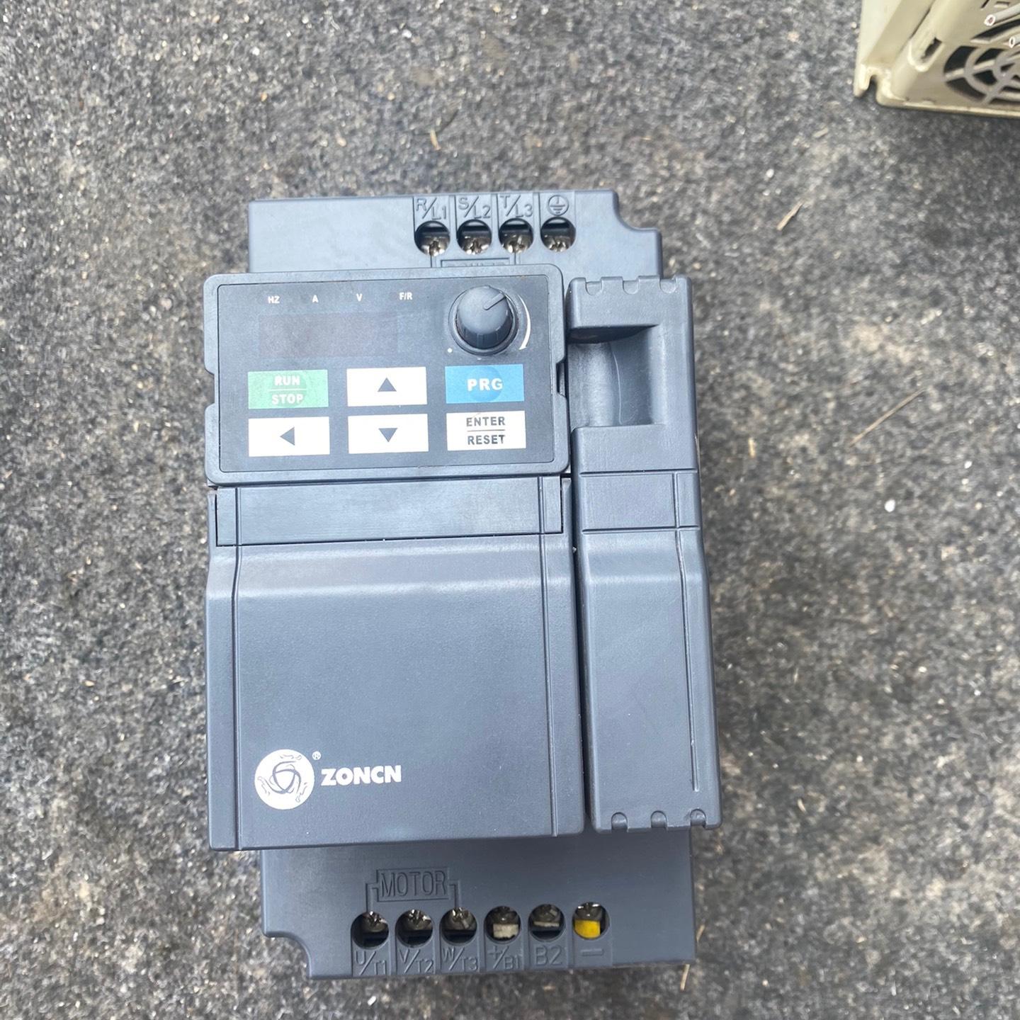 拆机众辰变频器 Z2400-3R7G/5R5P 实物拍摄 3