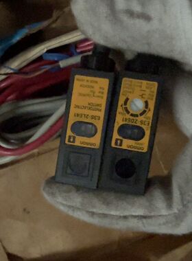 E3S-2DE41  E3S-2LE41  光电开关