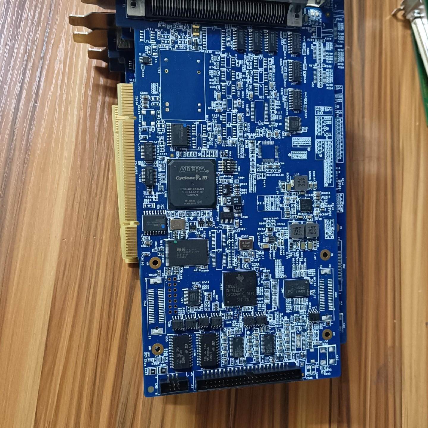 ADLINK AMP-204C运动控制卡  9.5成新