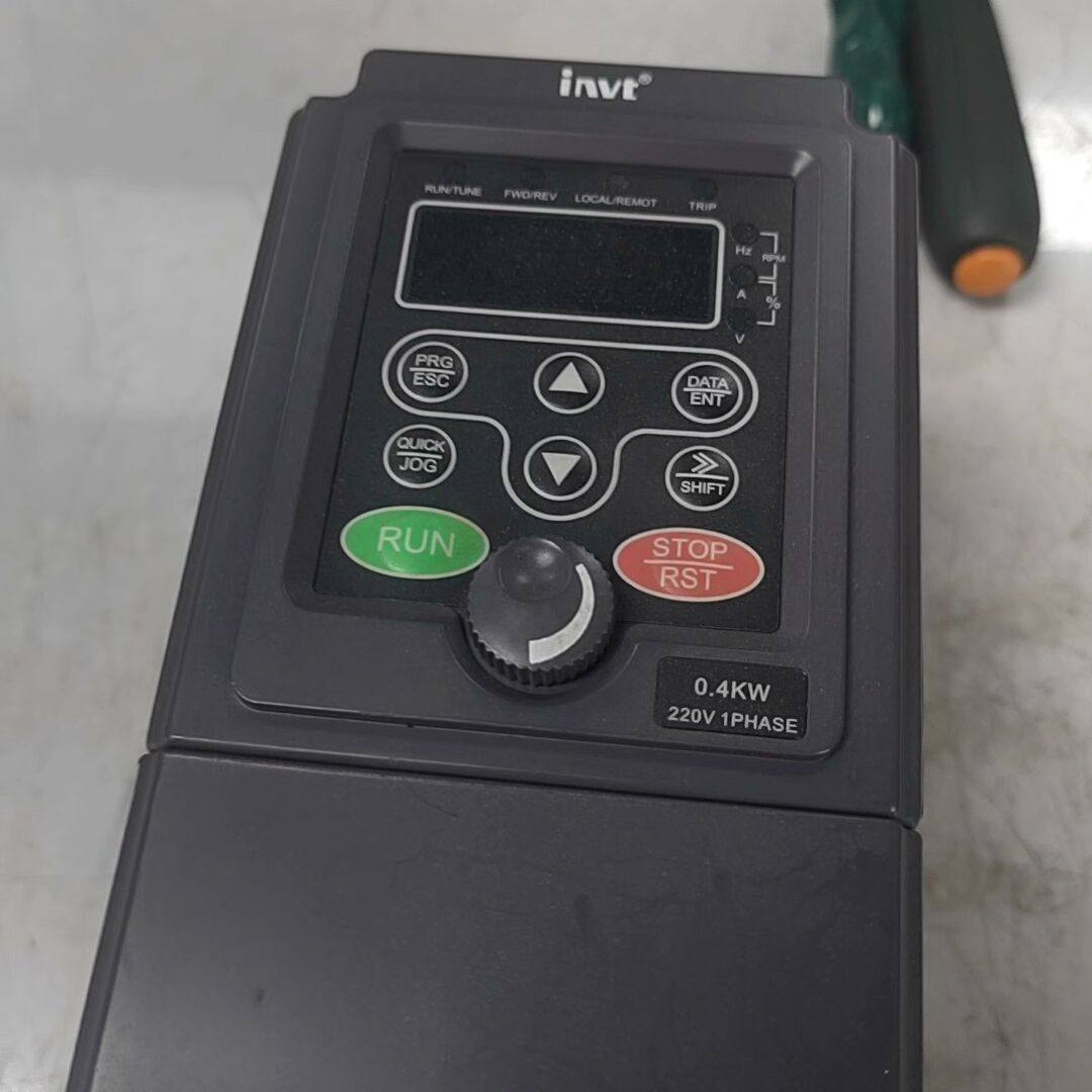 英威腾变频器0.4KW CHE100-0R4G-S2 成色如