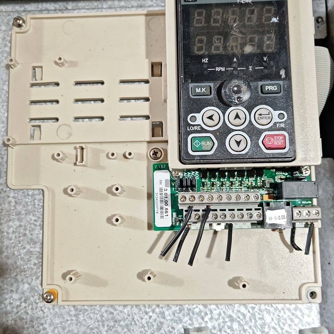 大元A6变频器 A6-T4-0030 主板和显示器