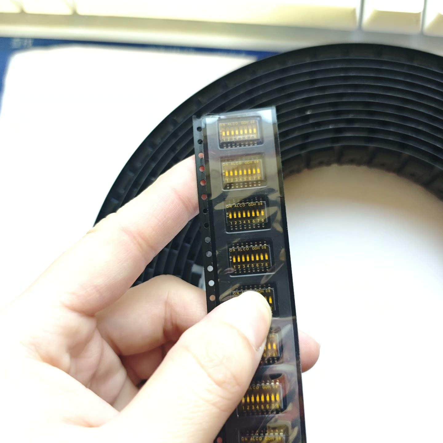 TE 泰科 GDH08STR04  8位  2.54