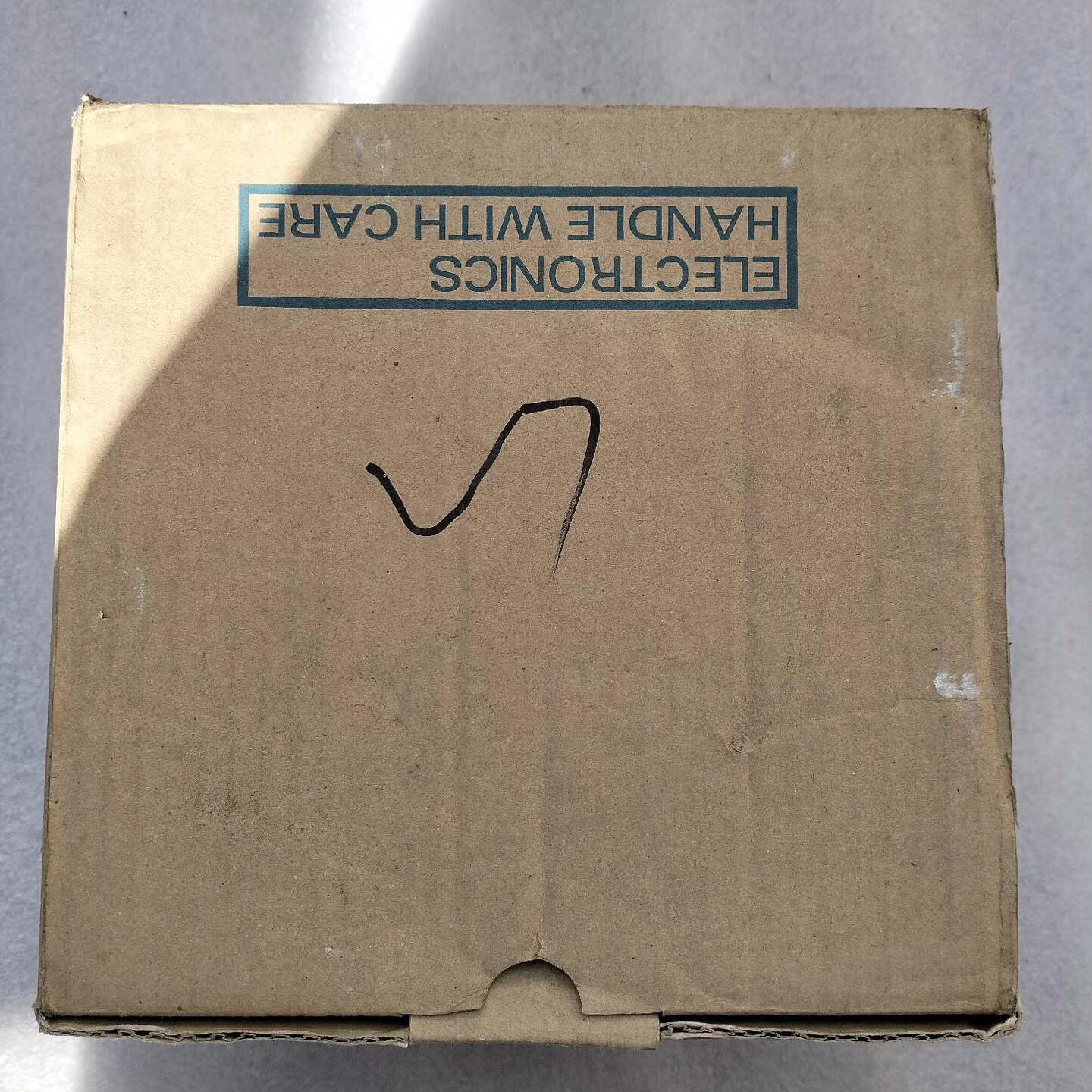 安川变频器CIMR-V7SC24P0 功能包好 成色漂亮