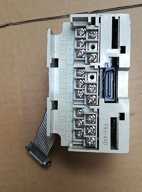 PLC模块 FX3U-4AD 拆机 成外壳我个裂痕