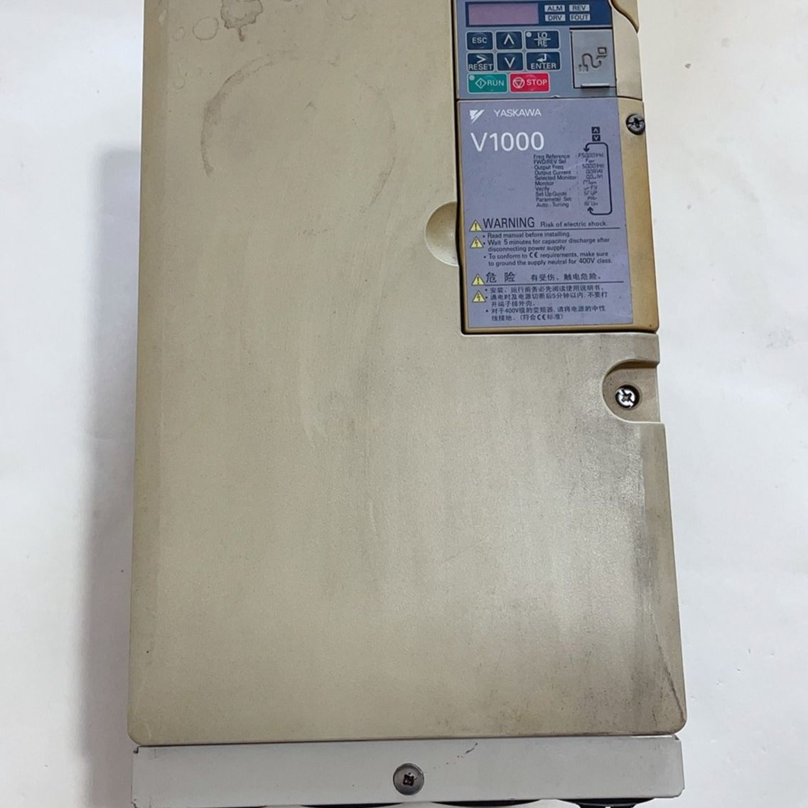 安川变频器 型号CIMR-VB4A0031FBA 实物拍图