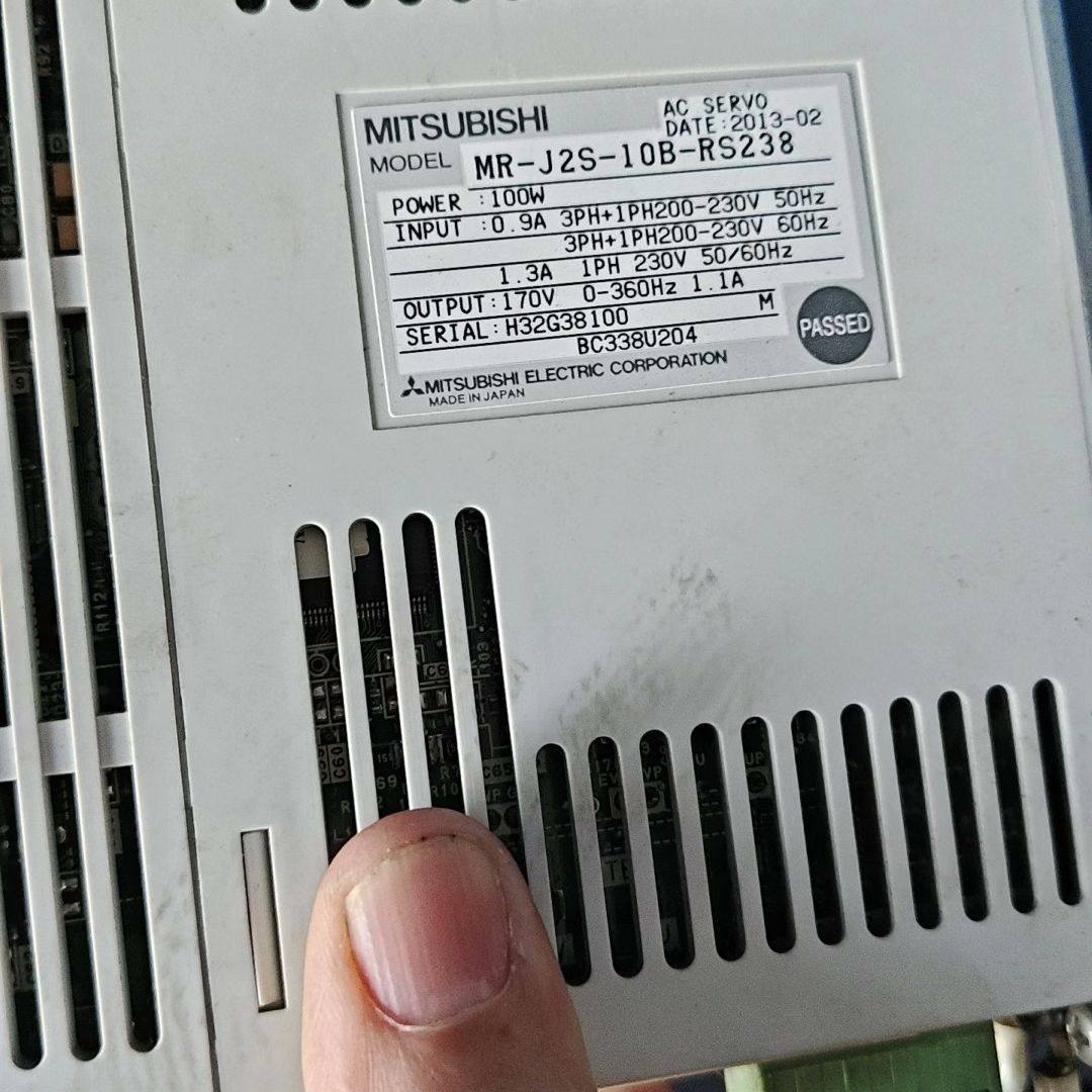 伺服驱动器MR-J2S-10B-RS238 有8套  M