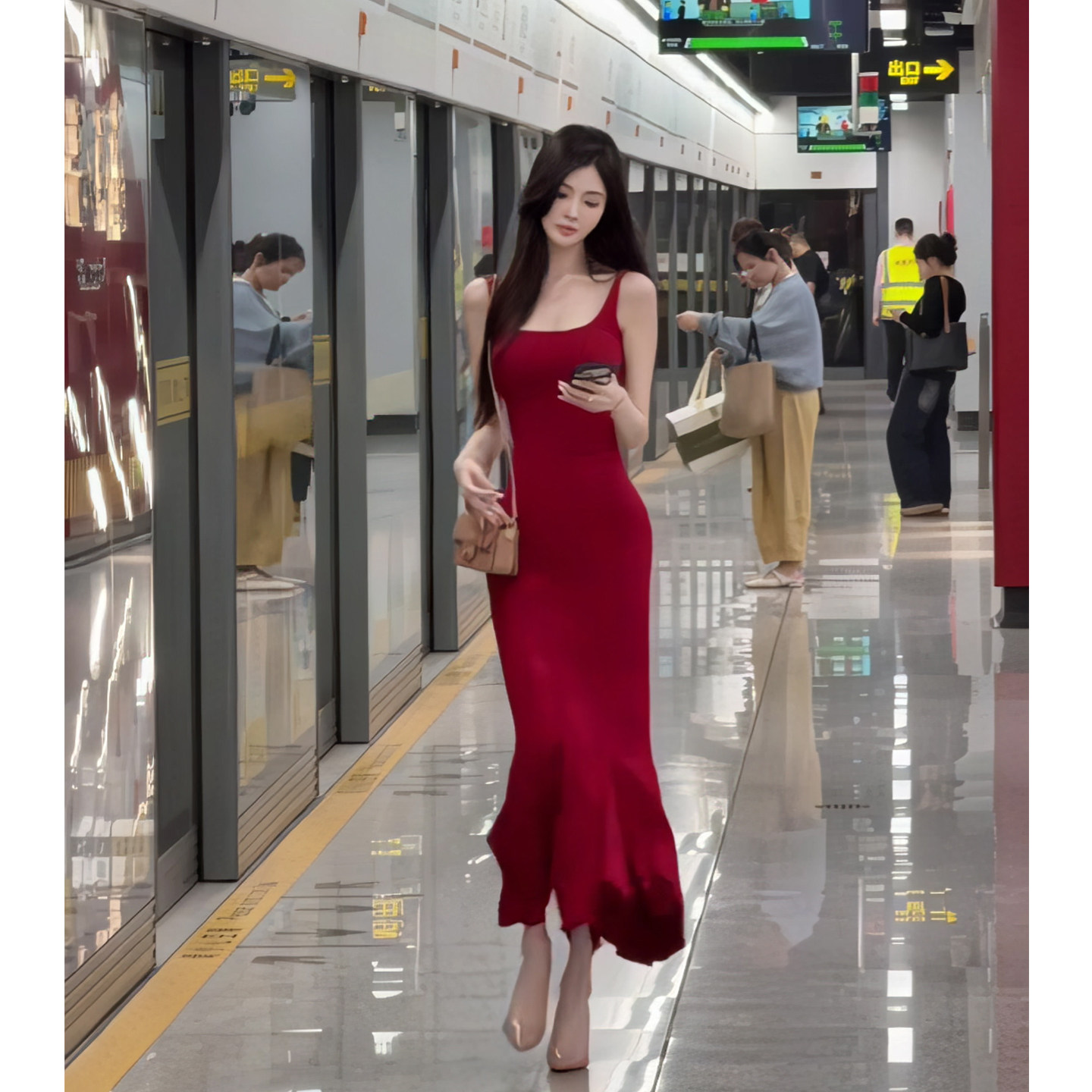 新品！步步生莲~酒红色吊带鱼尾连衣裙显白礼服长裙气质约会长裙