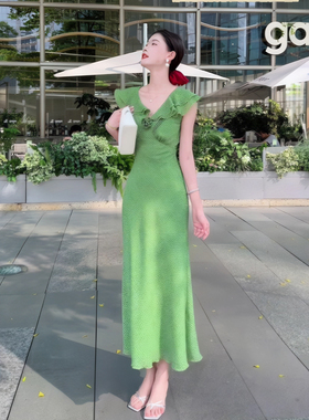 现货！2026女装 法式绿色碎花荷叶边连衣裙女夏季V领收腰女士长裙