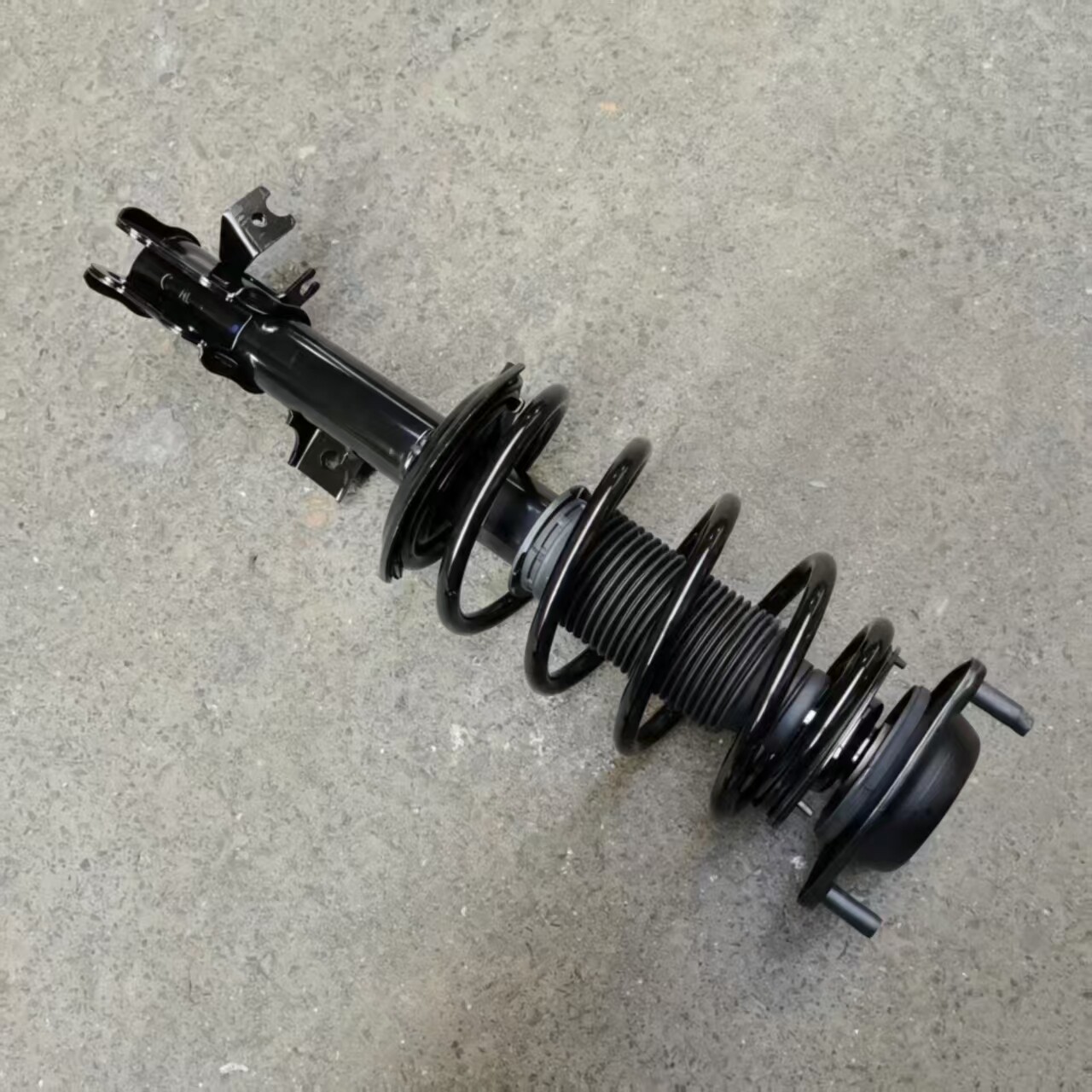北汽新能源EU5前减震器前谐振器北汽EU5前避震器减震器精品总成