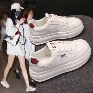 學(xué)生軟底運(yùn)動鞋 踩屎感真皮小白鞋 女 百搭厚底板鞋 爆款 女款 2025新款