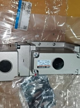 议价电磁阀VP4154-001T，库存，有点磕碰，实物