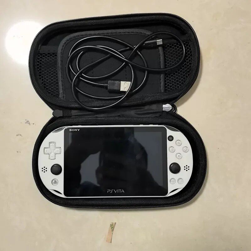 议价psv2000 冰河白，带200g内存卡到手就可以玩，成色如