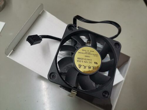 全新黑蜘蛛电脑主板815 810 370cpu散热器p3滚珠风扇6CM 6015奔三