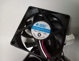 电脑散热器7CM风扇三线478奔四风扇12V静音配铁网罩+螺丝7015