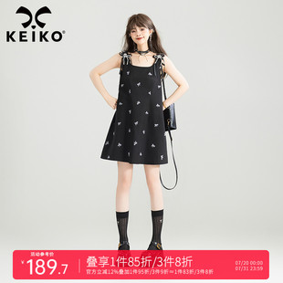 KEIKO 蕾絲拼接露背絕美小黑裙子 法式 刺繡小碎花吊帶連衣裙25夏季