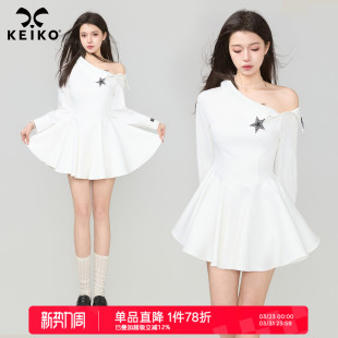 KEIKO 斜肩一字领白色连衣裙2026春夏轻柔感穿搭显瘦月光裙 美式