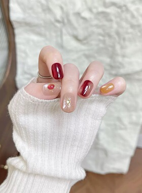 鎏金晚霞热销穿戴甲红与银哥特风美甲辣妹甜酷风格