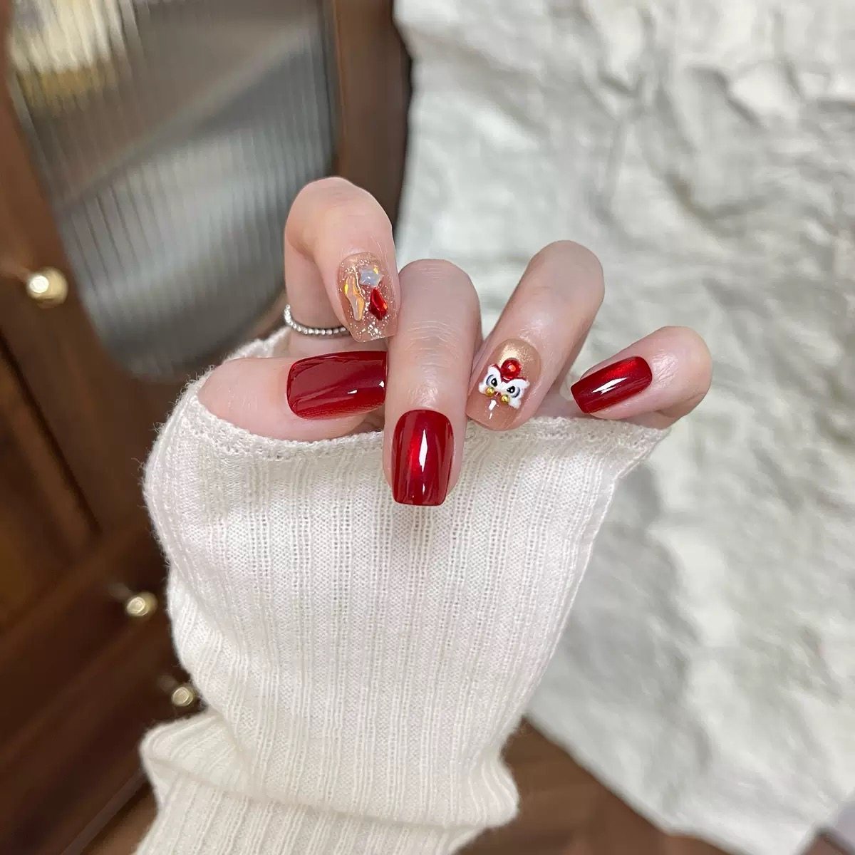 【鸿运当头】手工红色狮子拼钻重工猫眼穿戴甲显白高级美甲片,彩妆/香水/美妆工具,穿戴甲/甲片,淘宝优惠券,粉丝福利购,淘宝优惠卷