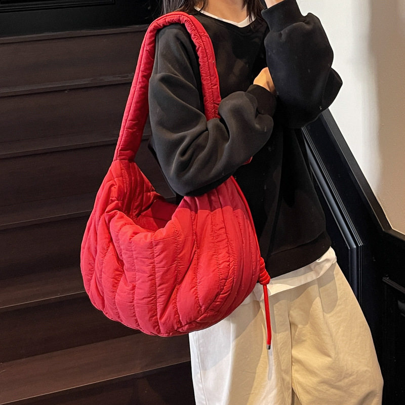 2025新款秋冬云朵包褶皱个性百搭大容量托特包通勤百搭单肩斜挎包