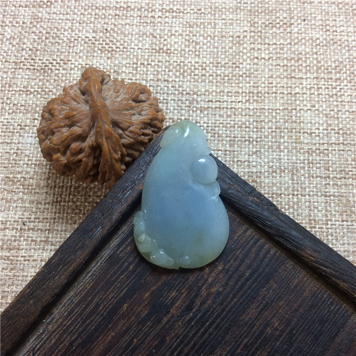 天然玉石翡翠女士福瓜吊坠挂件毛衣链俏色男士玉佩简约款玉坠挂坠,珠宝/钻石/翡翠,颈饰,淘宝优惠券,粉丝福利购,淘宝优惠卷