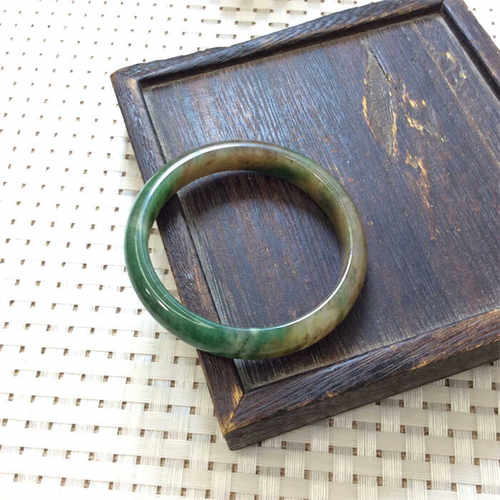 细条女款56圈口玉石镯子南阳