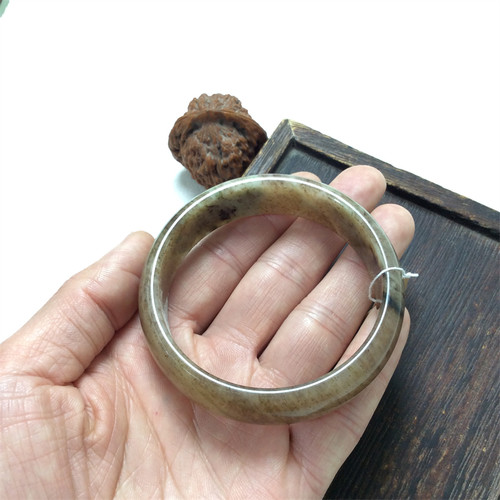 天然南阳独山玉俏色手镯60圈口