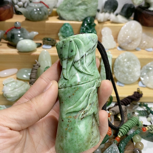 独山玉竹节