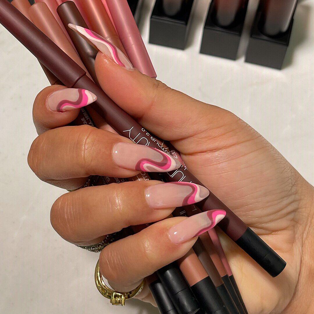 预*定！新版Huda Beauty Lip Contour 2.0唇线笔旋转唇膏笔0.5g